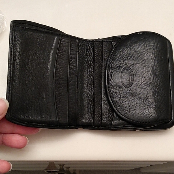 Fossil Elegant Compact Black Genuine Leather Wallet Kisslock Coin Purse - Picture 9 of 16
